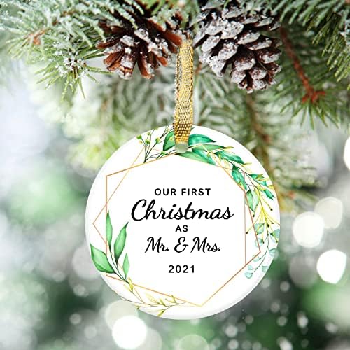 NURIONSS naš prvi Božić kao Mr & amp; Mrs Ornamenti 2021 - Božićna dekoracija vjenčanja poklon za par vjenčanih mladenaca - 2.85 keramički Ornament