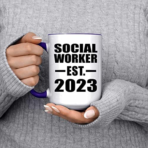 Designsify socijalni radnik osnovan EST. 2023, 15oz Accent šolja za kafu ljubičasta keramička šolja za čaj sa ručkom, pokloni za godišnjicu