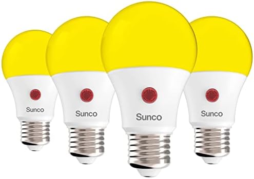 Sunco LED sijalice za greške na otvorenom A19 žuto svjetlo za odbijanje grešaka od sumraka do zore za trijem 9w Automatsko uključivanje/isključivanje, senzor fotoćelije, 2000k Amber Glow, E26 baza, Patio, Deck, Backyard ul navedena 4 pakovanja