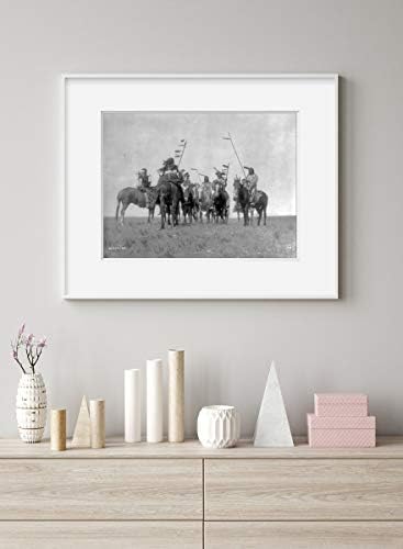 Beskonačne fotografije fotografija: Atsina Warriors / 19. novembar 1908 / Indijanac na konju / Edward S. Curtis | Home Decor
